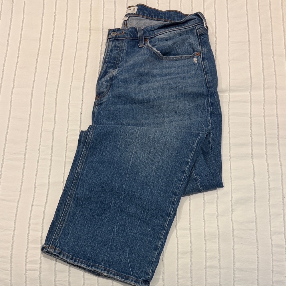 Abercrombie & Fitch Women's Baggy Blue Jeans